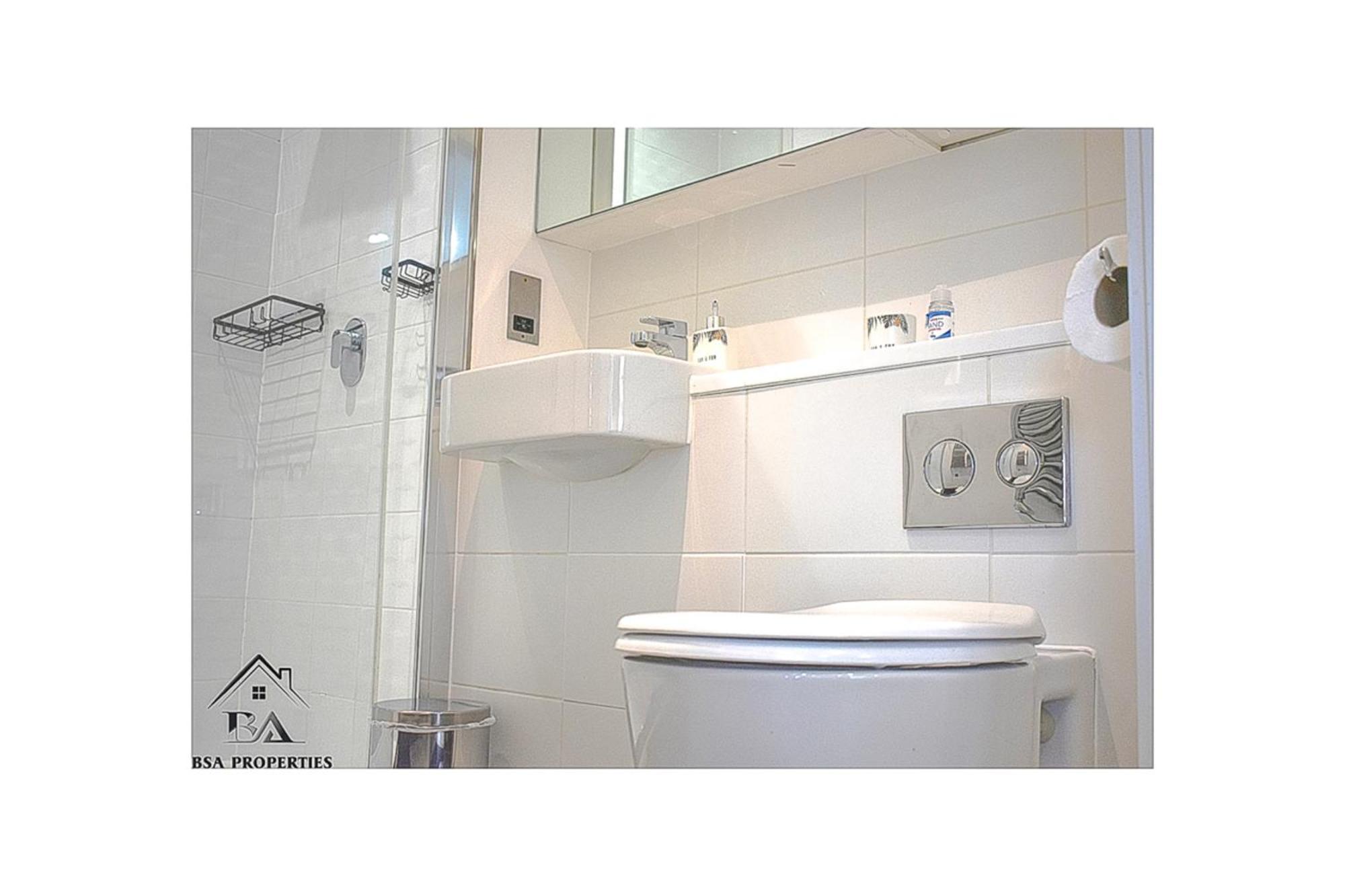 City Centre Apartment Close To Ascot & Legoland Sleep Upto 4 Guests - Parking On Request! Брэкнэлл Экстерьер фото