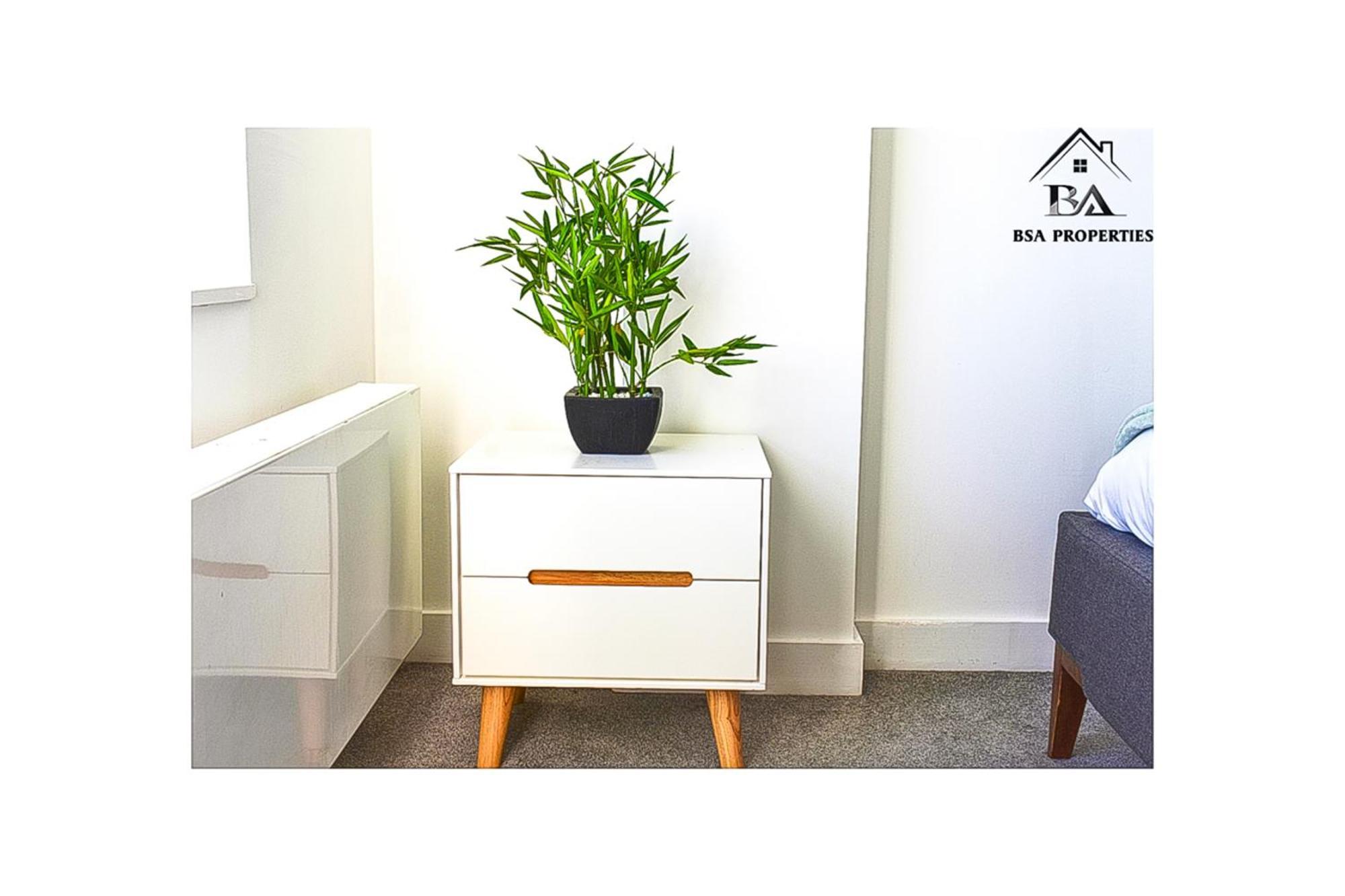 City Centre Apartment Close To Ascot & Legoland Sleep Upto 4 Guests - Parking On Request! Брэкнэлл Экстерьер фото