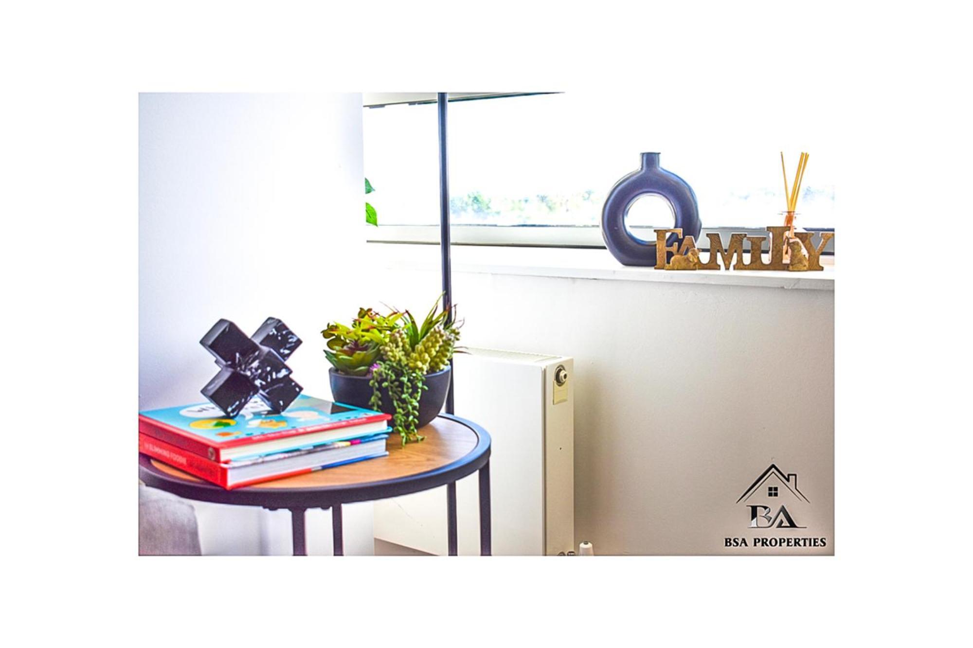 City Centre Apartment Close To Ascot & Legoland Sleep Upto 4 Guests - Parking On Request! Брэкнэлл Экстерьер фото