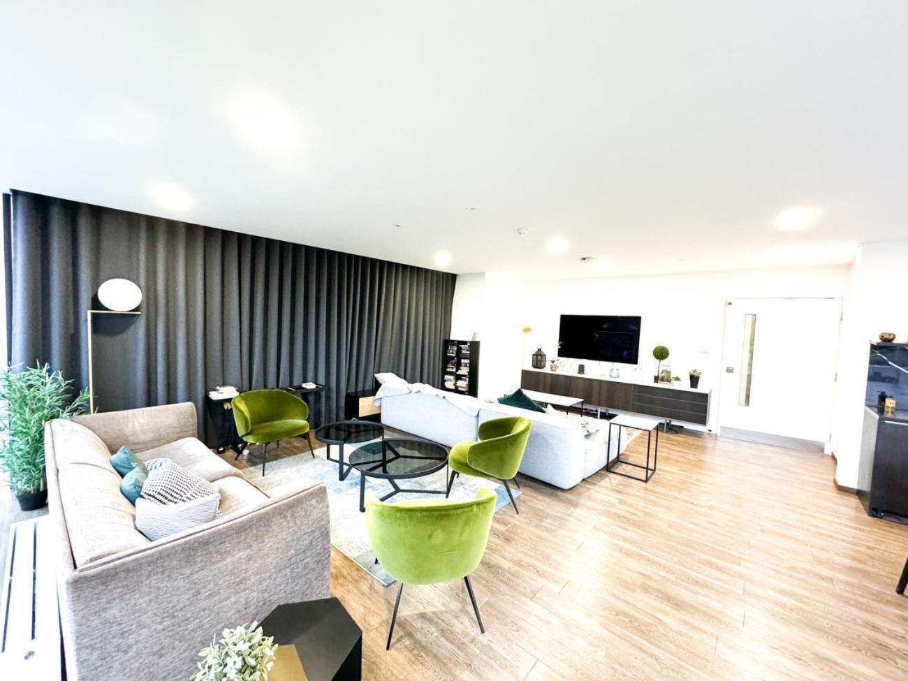 City Centre Apartment Close To Ascot & Legoland Sleep Upto 4 Guests - Parking On Request! Брэкнэлл Экстерьер фото