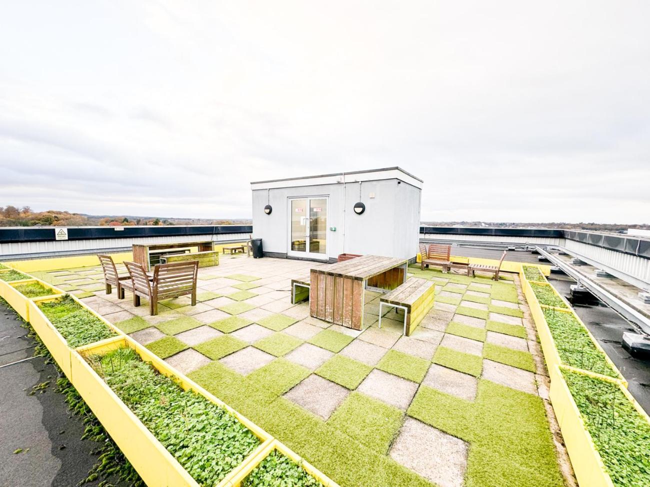City Centre Apartment Close To Ascot & Legoland Sleep Upto 4 Guests - Parking On Request! Брэкнэлл Экстерьер фото